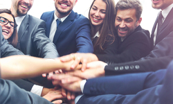 Увеличиваем штат сотрудников - Электротехнические изделия